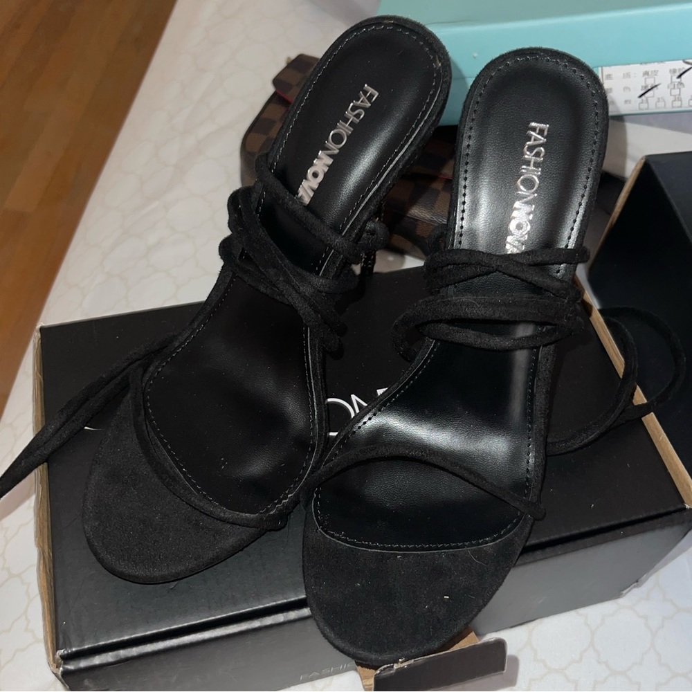 black fashion nova heels
